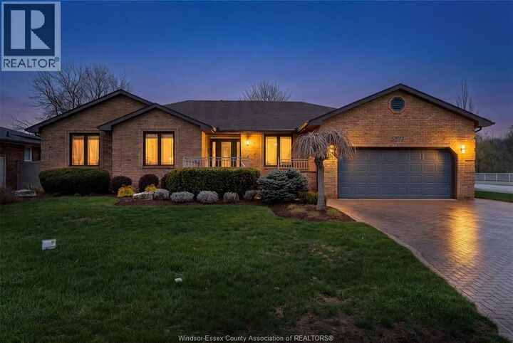 Property Photo:  2098 Edgemore Avenue  ON N9H 2K1 