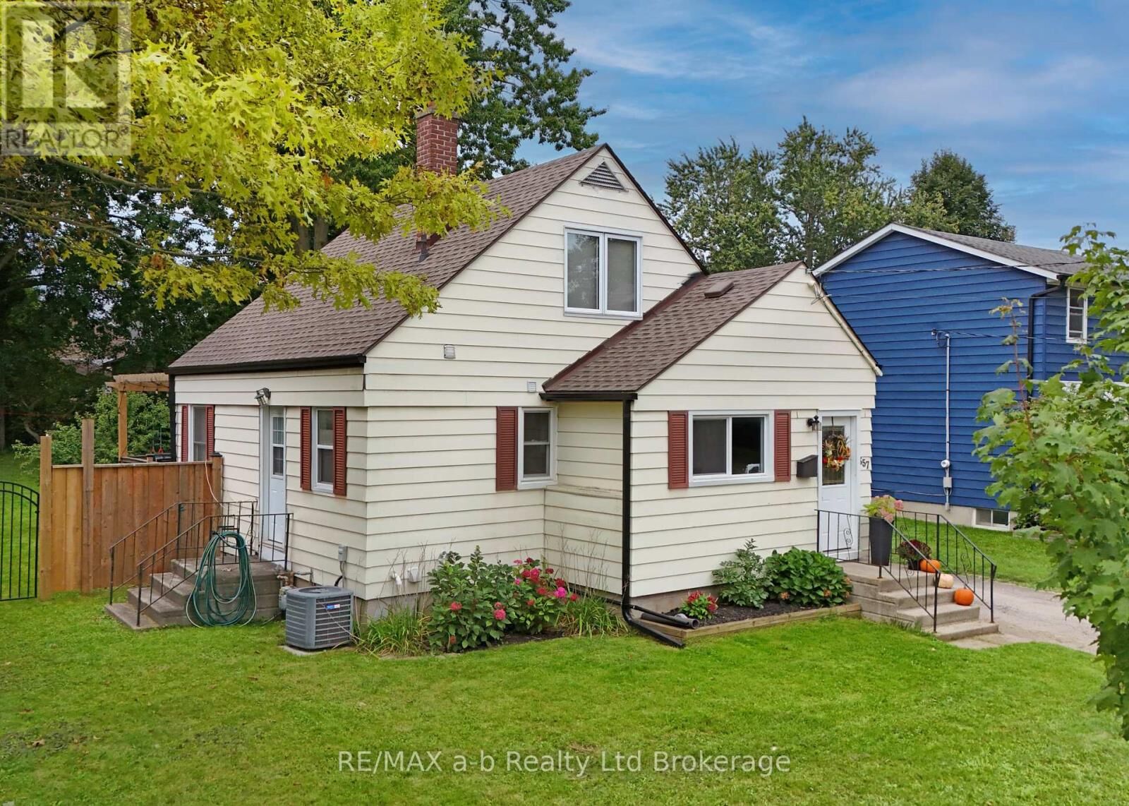 Property Photo: 357 Knightsbridge Road ON N4S 7C8