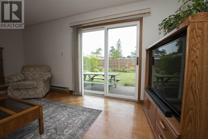 Property Photo:  62 Laronde Ave  ON P6B 5R6 