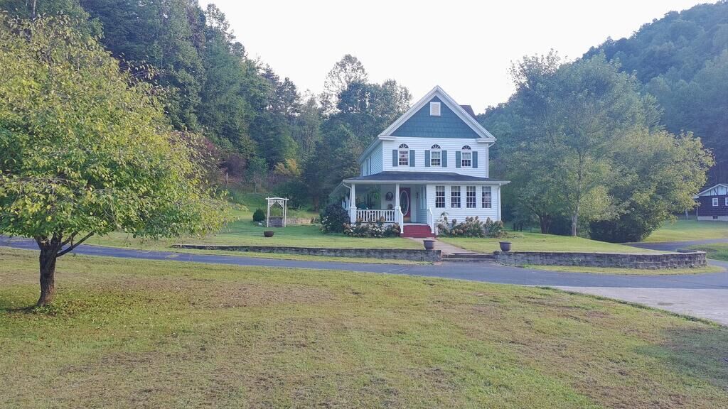 Property Photo: 116 Daylilly Drive KY 41232