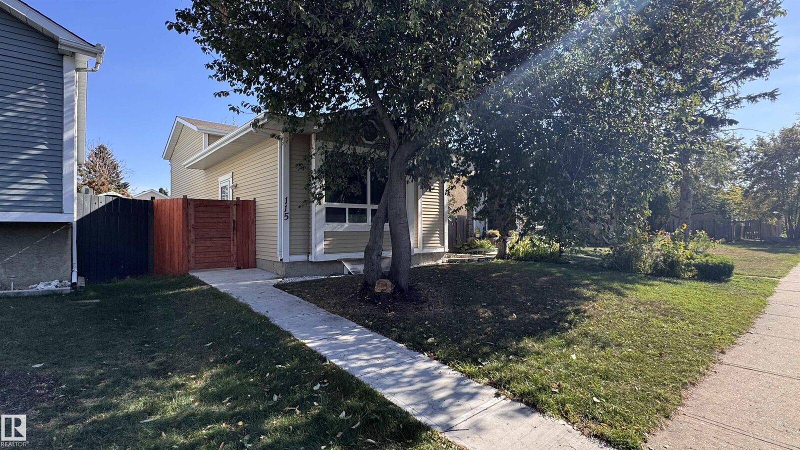 Property Photo: 115 Kirkwood Way NW AB T6L 5J7