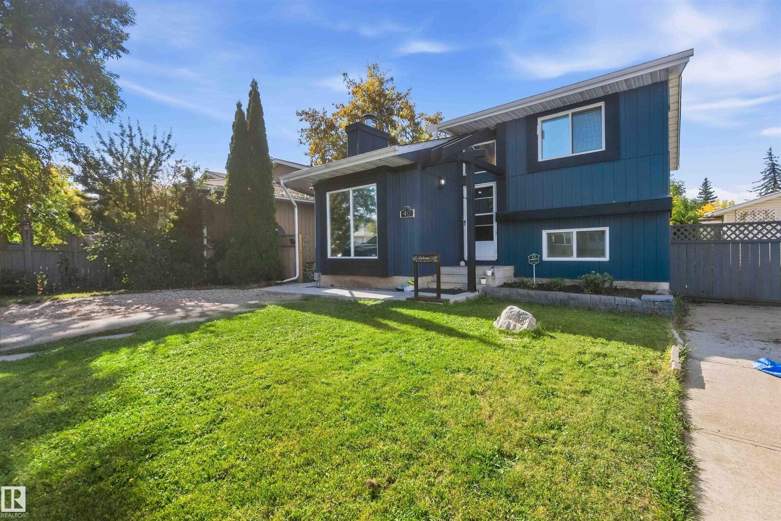 Property Photo:  40 Greenwood Drive  AB T7X 1X4 