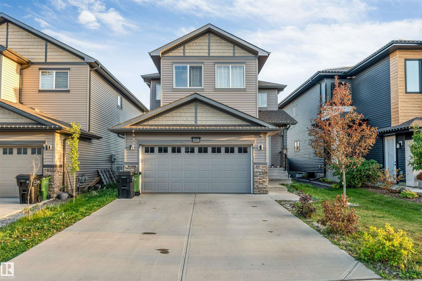 Property Photo:  519 37 Avenue NW  AB T6T 2L4 