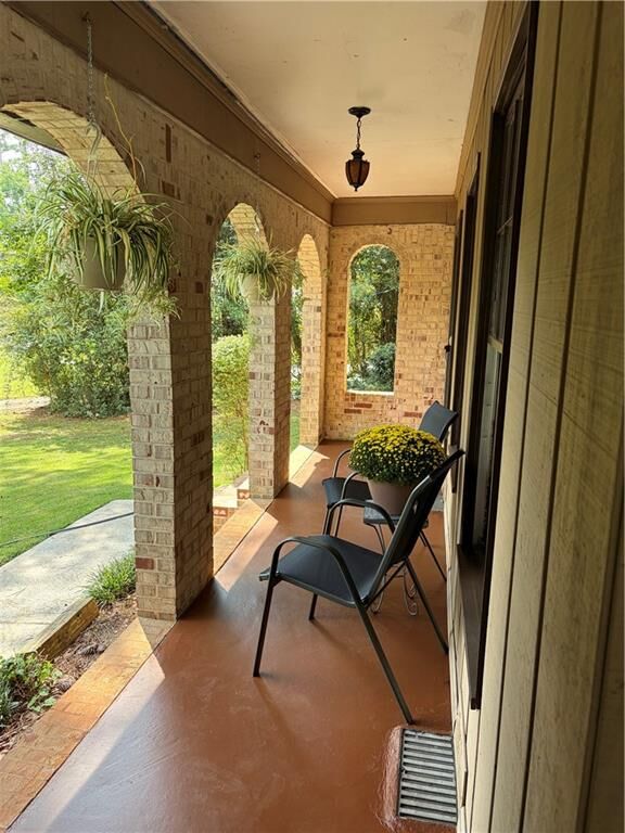 Property Photo: 4847 Shadowwood Court SW GA 30047