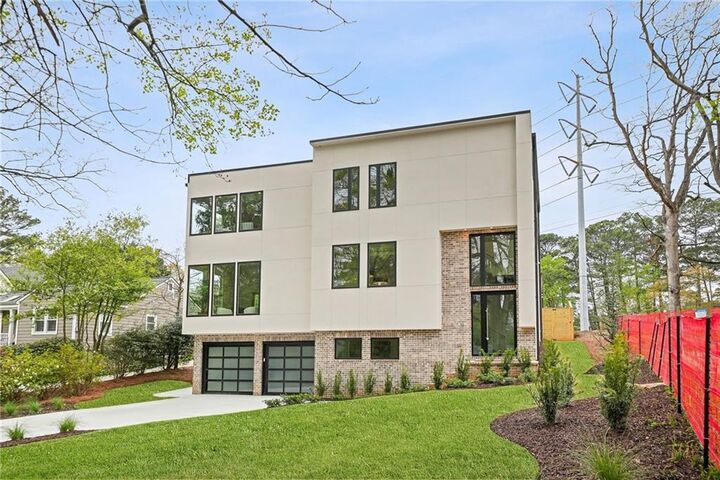 Property Photo: 1260 Kingsley Circle NE GA 30324