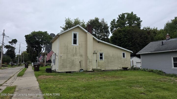 Property Photo: 1335 N Walnut Street MI 48906