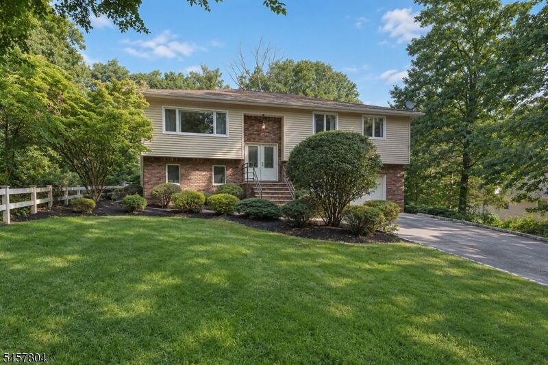 Property Photo:  19 Pepper Rd  NJ 07082 