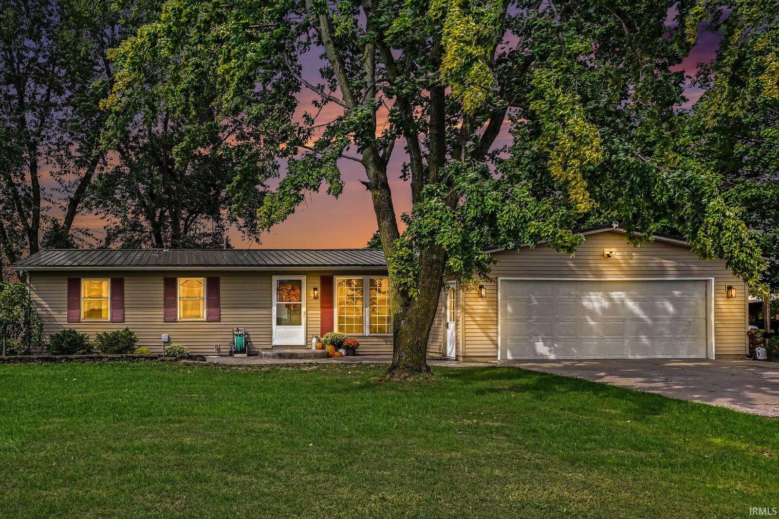 Property Photo:  475 N Benton  IN 46543 