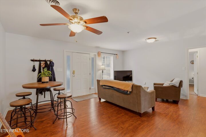 Property Photo: 1605 Queen Anne Way TN 37916