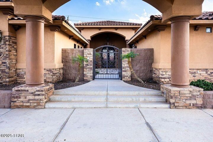 Property Photo:  1824 Stovall St  AZ 86442 