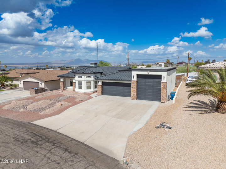 Property Photo: 3239 Thistle Dr AZ 86406