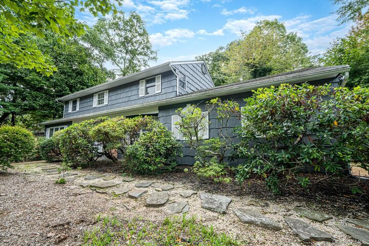 Property Photo:  2 Jefferson Court  NY 11733 