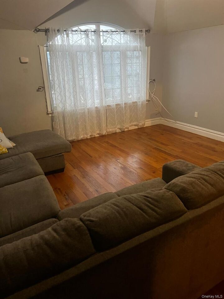Property Photo:  136 Stephens Ave  NY 10473 