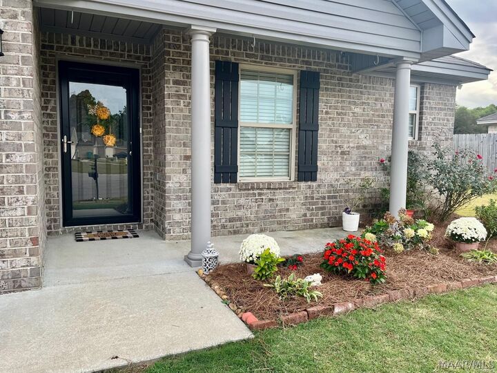 Property Photo:  20 Ivory Court  AL 36054 