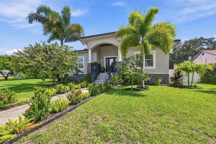 Property Photo:  3925 1st Street NE  FL 33703 