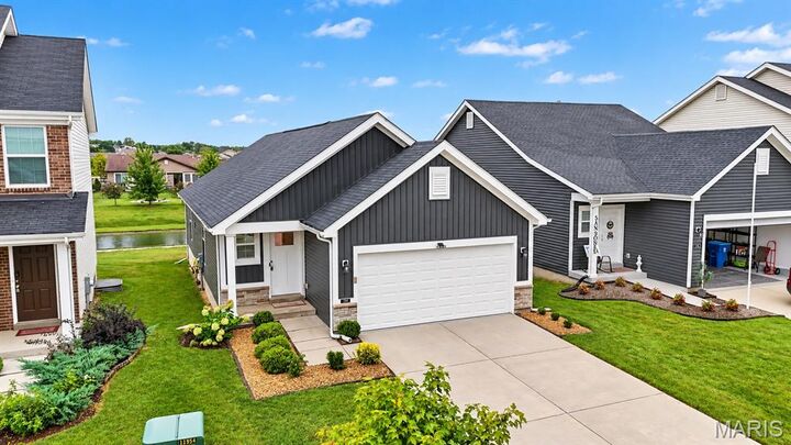 Property Photo:  284 Crestfield Court  MO 63301 