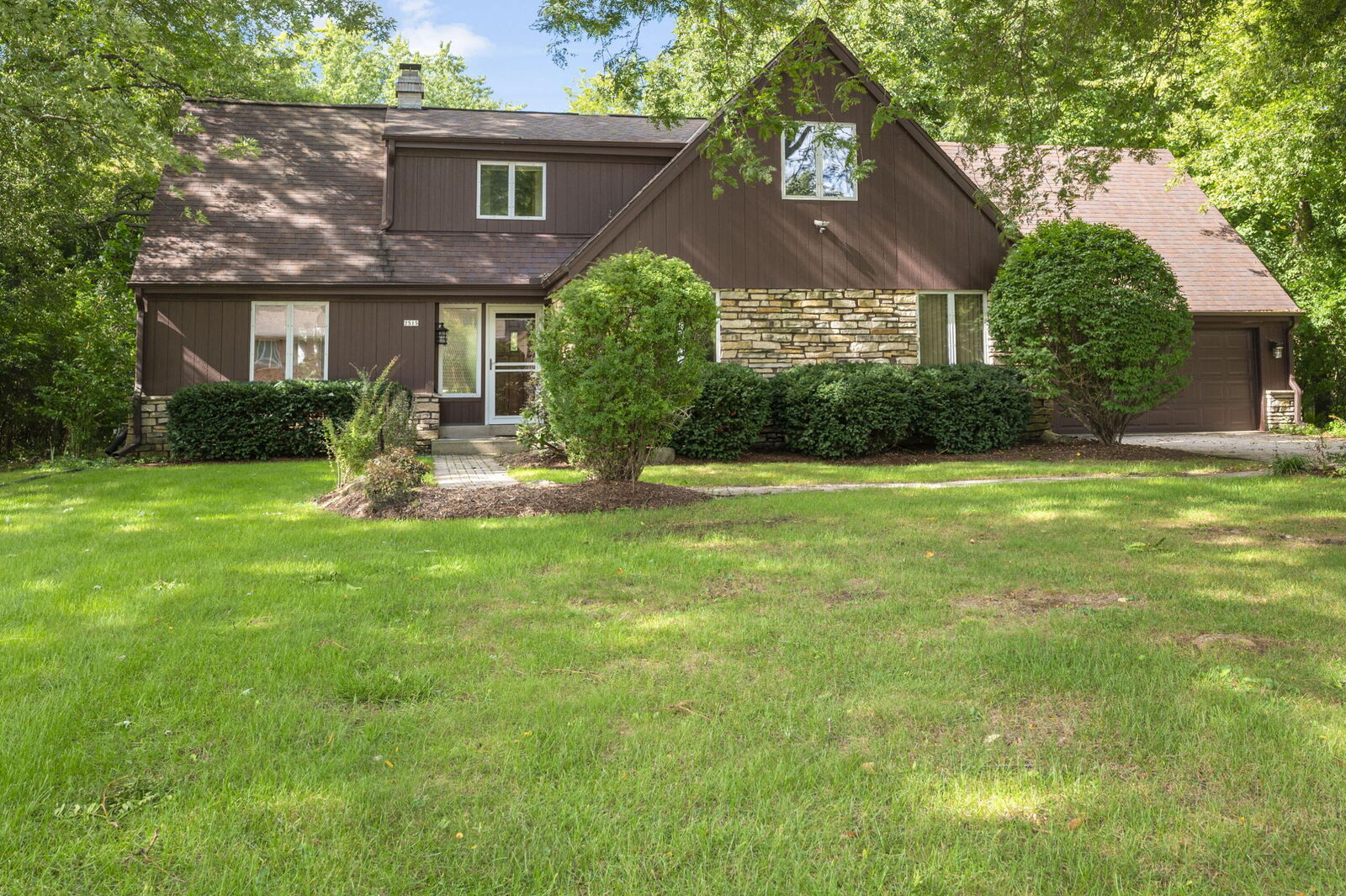 Property Photo:  2515 W Wending Dr  WI 53209 