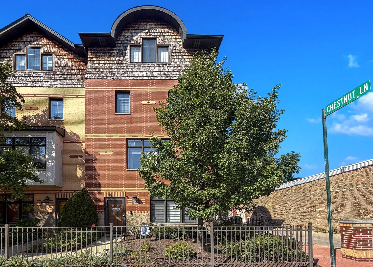 Property Photo: 1016 Madison Street IL 60302