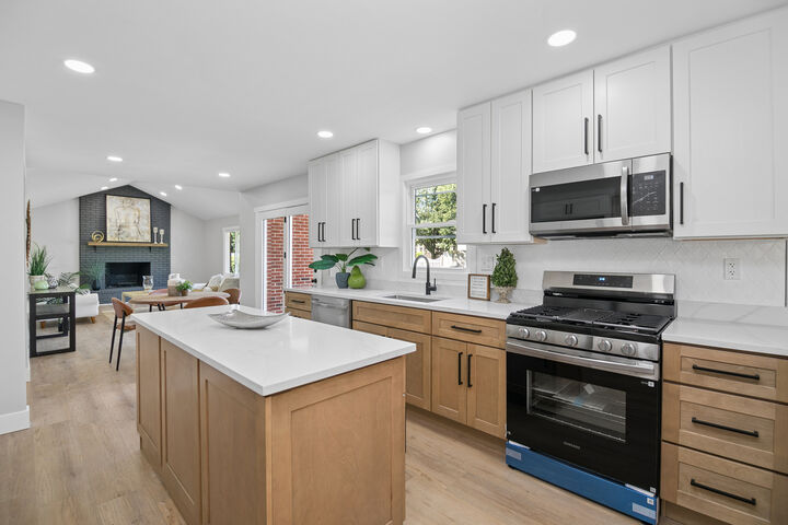 Property Photo:  1413 Delmar Drive  IL 60451 