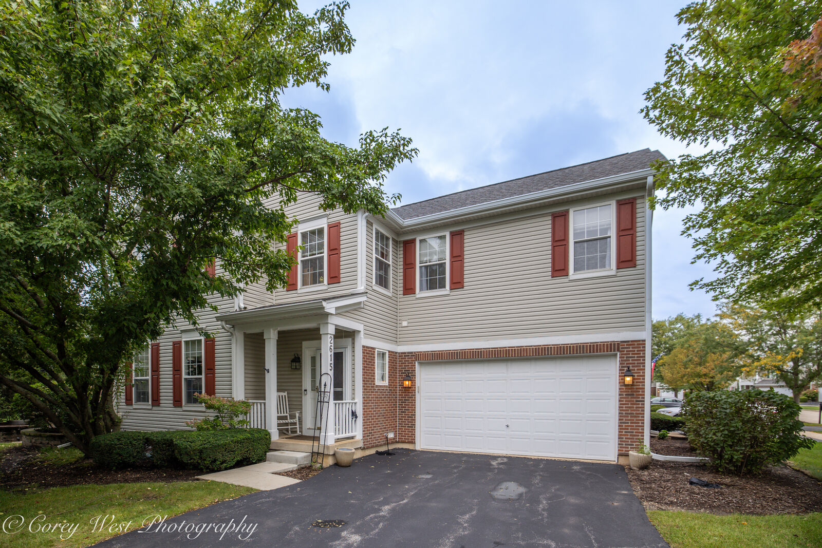 Property Photo: 2615 Lorraine Circle IL 60134