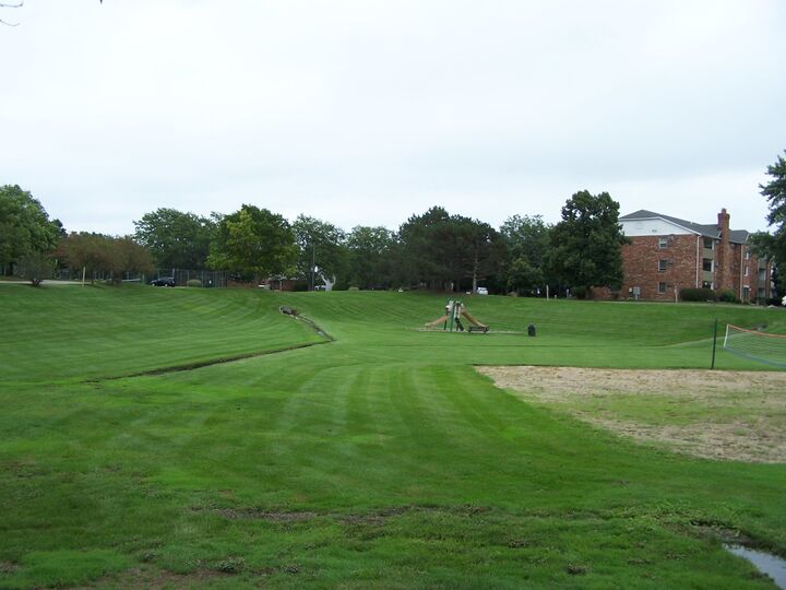 Property Photo: 4408 W Shamrock Lane 2-C IL 60050