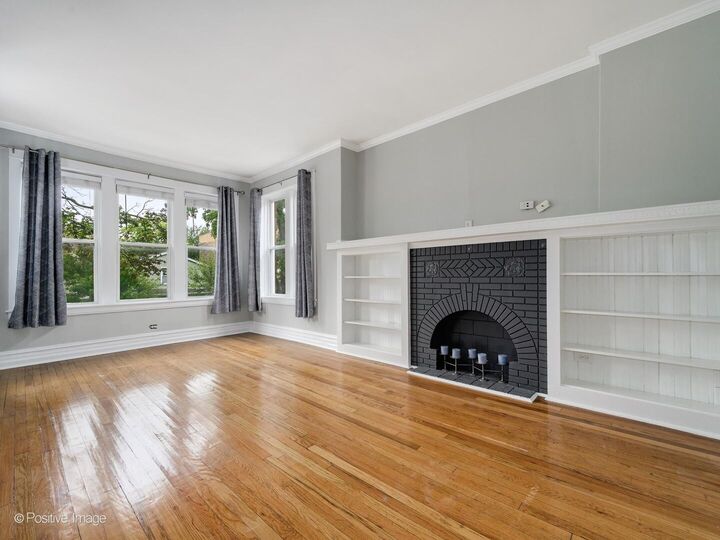Property Photo:  4142 N Albany Avenue 2  IL 60618 