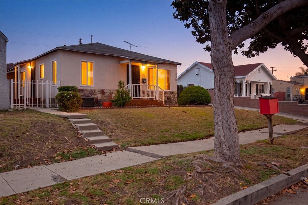 Property Photo:  1530 W 81st Street  CA 90047 