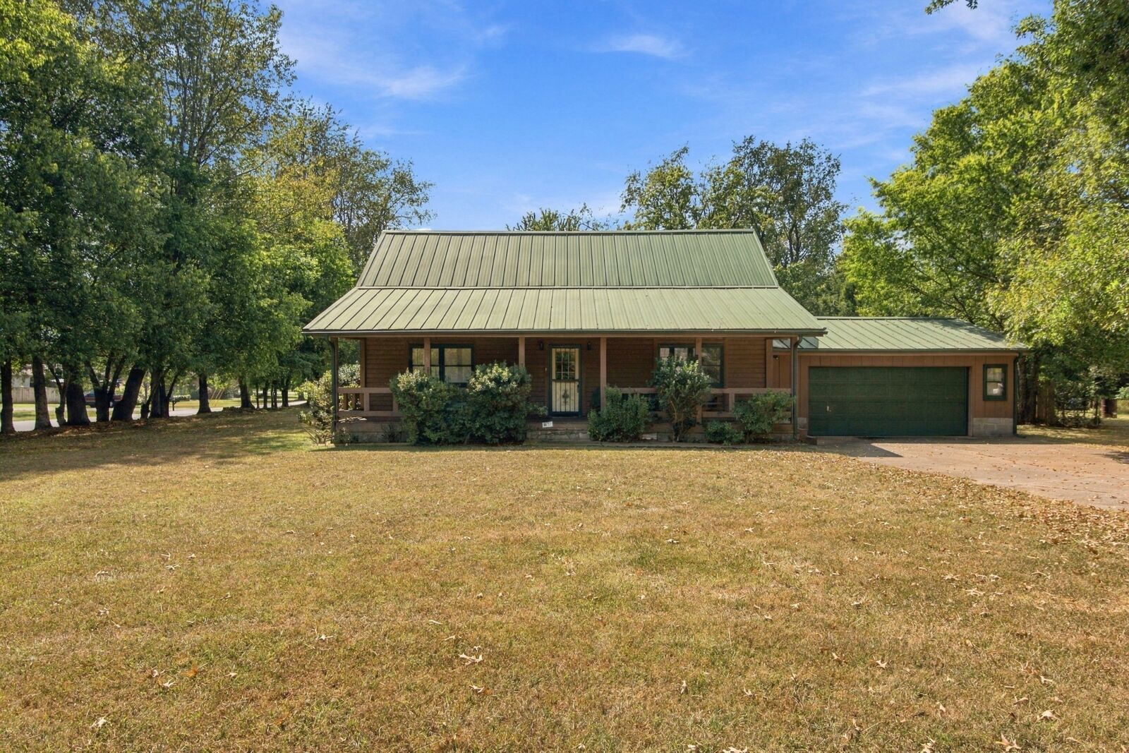 Property Photo:  801 Buckeye Ct  TN 37085 