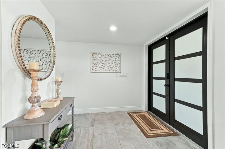 Property Photo:  1928 SE 15th Terrace  FL 33990 