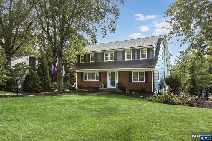 Property Photo:  22 Sloping Hill Terrace  NJ 07470 