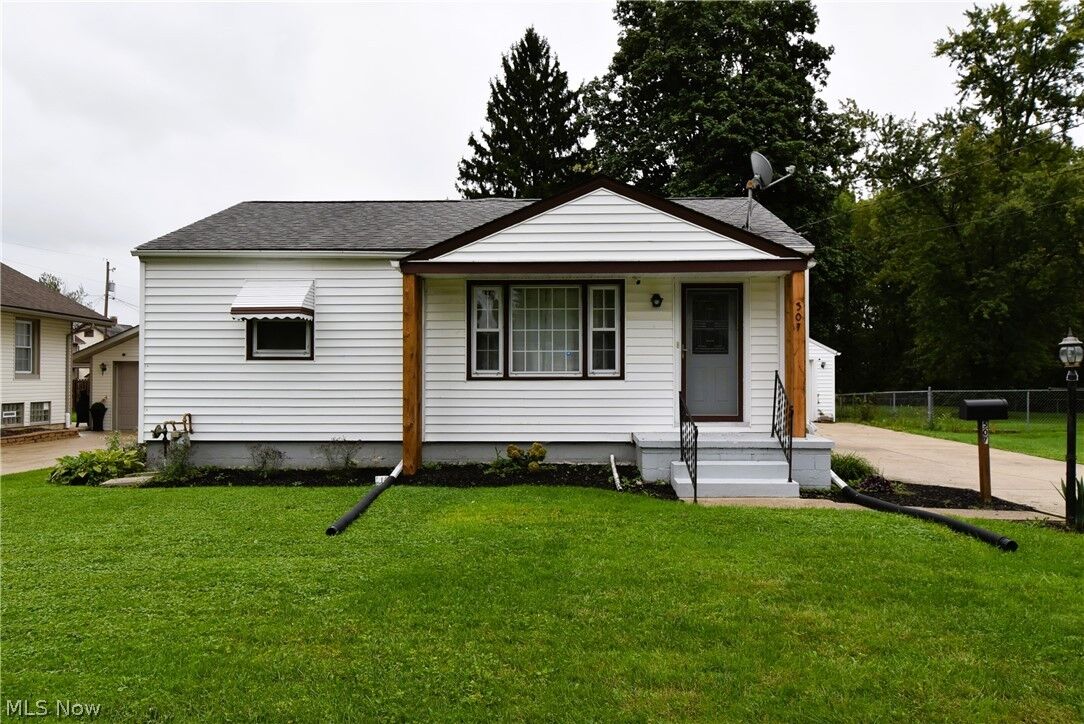 Property Photo:  507 S Canal Street  OH 44444 