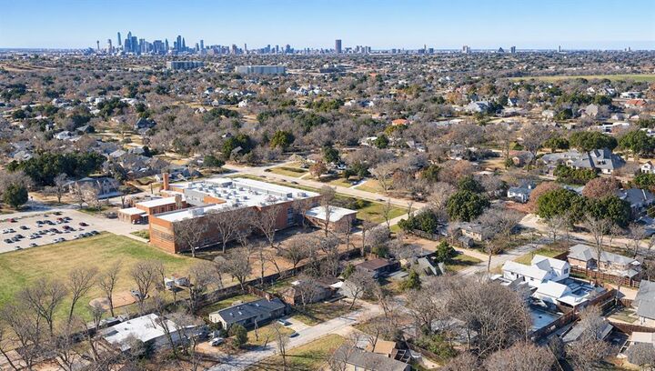 Property Photo: 1727 Whittier Avenue TX 75218