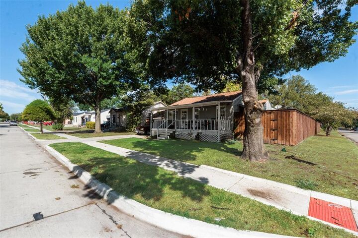 Property Photo:  2603 Searcy Drive  TX 75211 