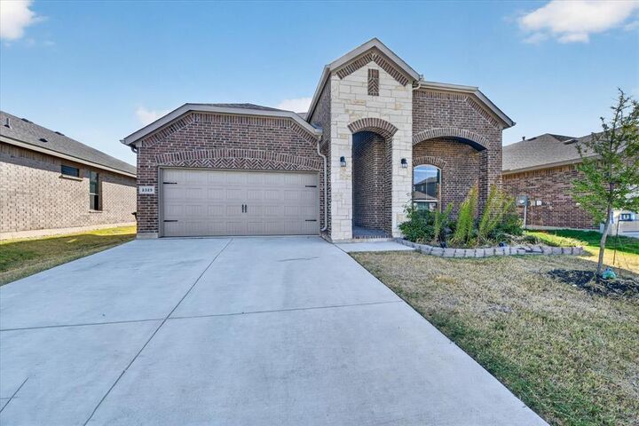 Property Photo:  2325 Sun Star Drive  TX 76052 