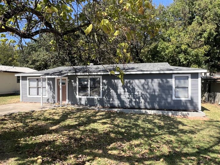 Property Photo: 725 E Main Street TX 75021