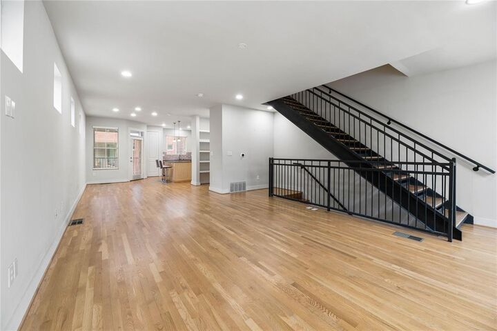 Property Photo: 4239 Rawlins Street 7 TX 75219