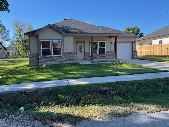 Property Photo:  1915 Morse Street  TX 75401 