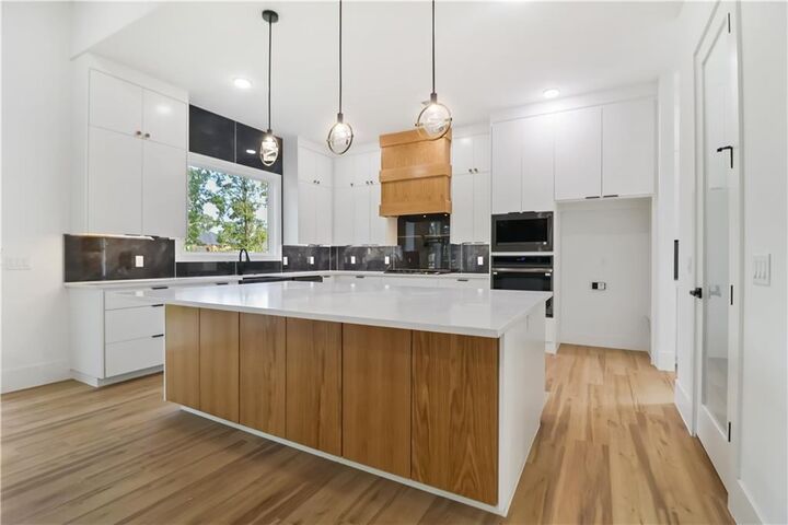 Property Photo: 1903 NE Chaucer Street AR 72712