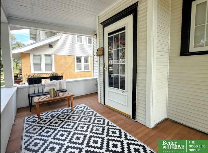 Property Photo:  4829 Farnam Street  NE 68132 