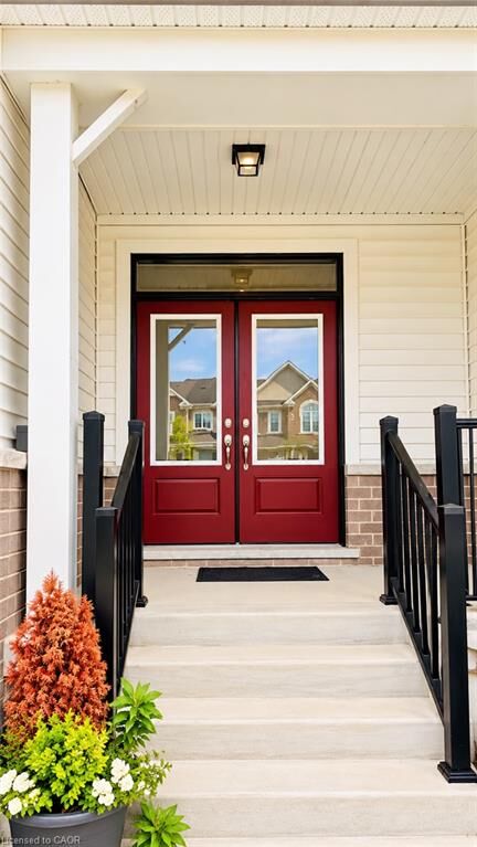 Property Photo: 140 Forestwalk Street ON N2R 0S9