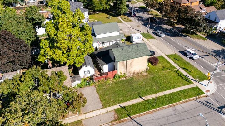 Property Photo:  129 Erie Avenue  ON N3S 2G3 