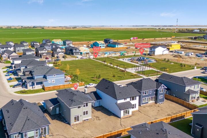 Property Photo:  492 Northern Lights Place  AB T0J 1X2 