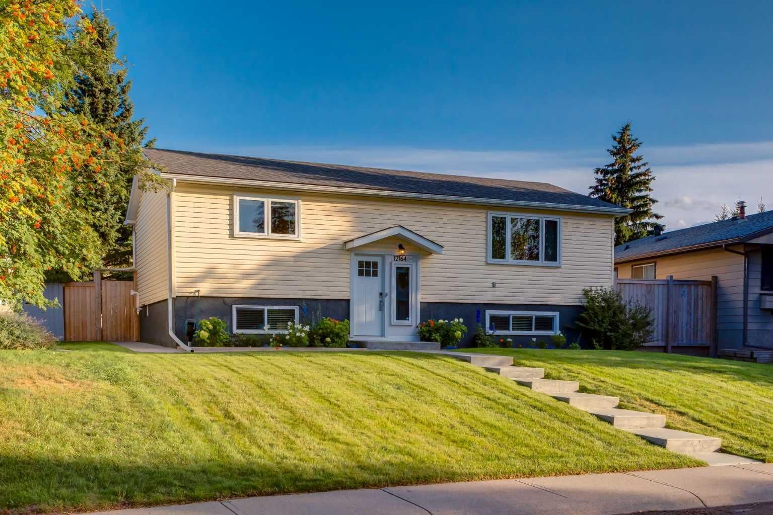 Property Photo: 12164 Lake Michigan Road SE AB T2J 3G3