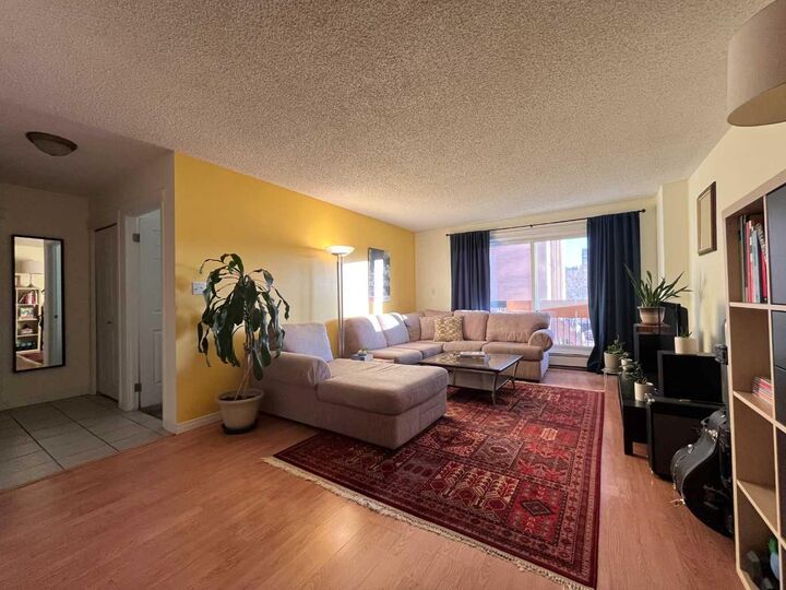 Property Photo: 1033 15 Avenue SW 305 AB T2R 0S5
