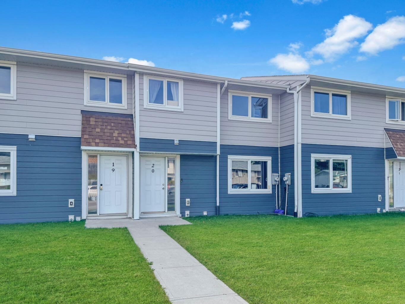 Property Photo:  20 97 Avenue  AB T0E 0Y0 