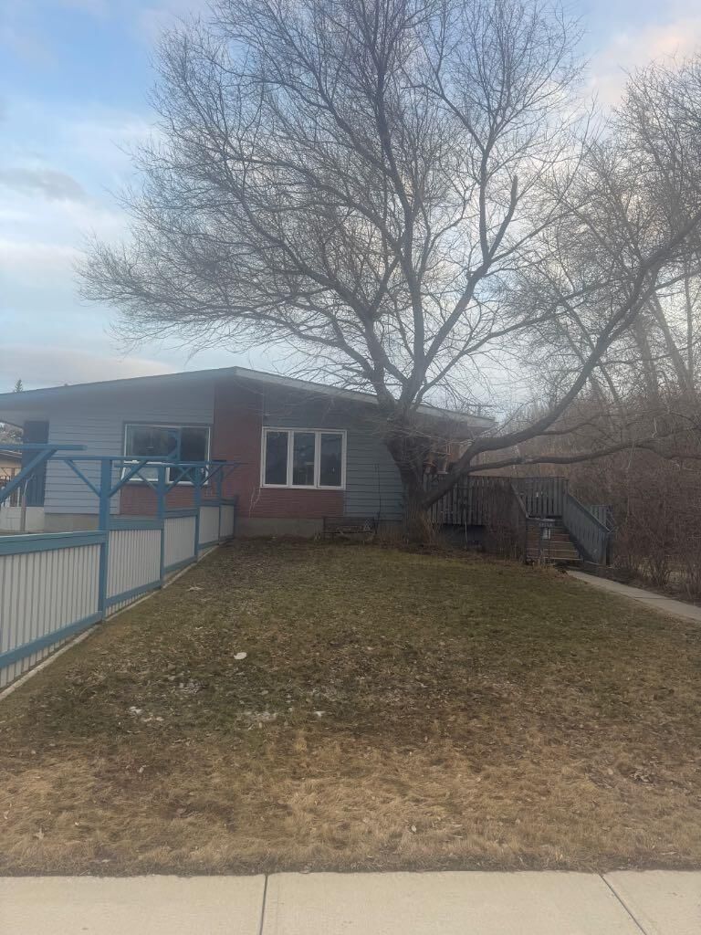 Property Photo: 6035 59 Street AB T4N 5L1