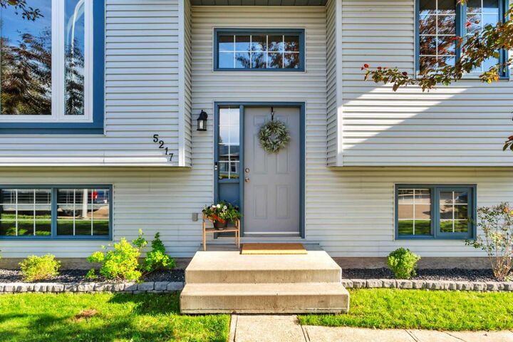 Property Photo:  5217 Aspen Drive  AB T0M 0J0 