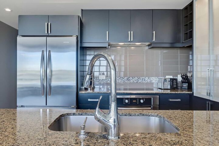 Property Photo:  888 4 Avenue SW 1604  AB T2P 0V2 