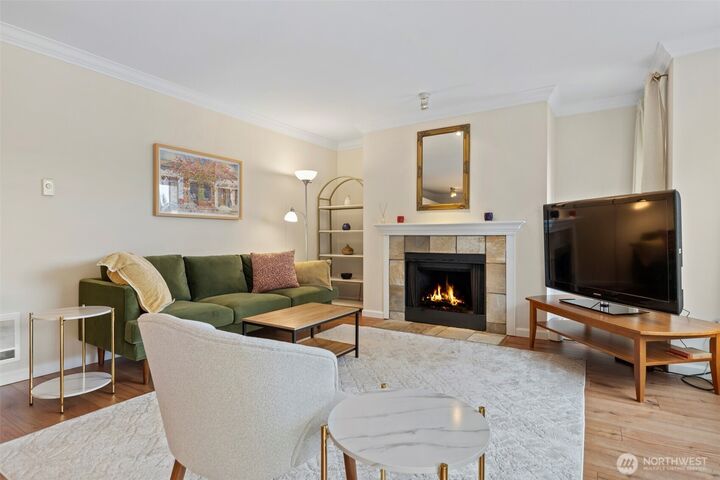 Property Photo: 31500 33rd Place SW Q203 WA 98023
