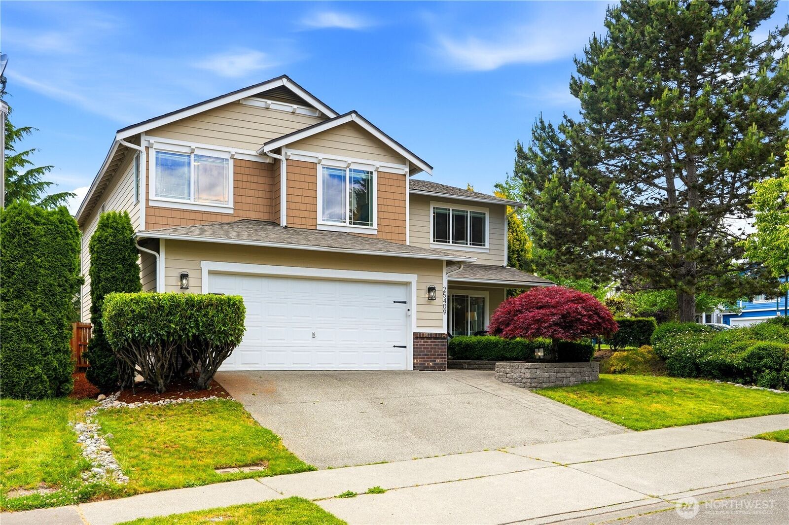Property Photo: 25409 161st Avenue SE WA 98042